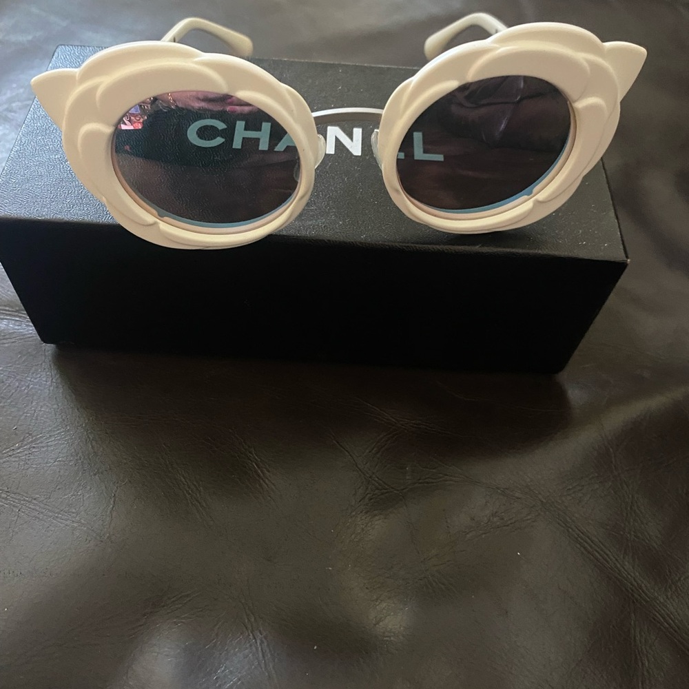 CHANEL White Cat-Eye Sunglasses